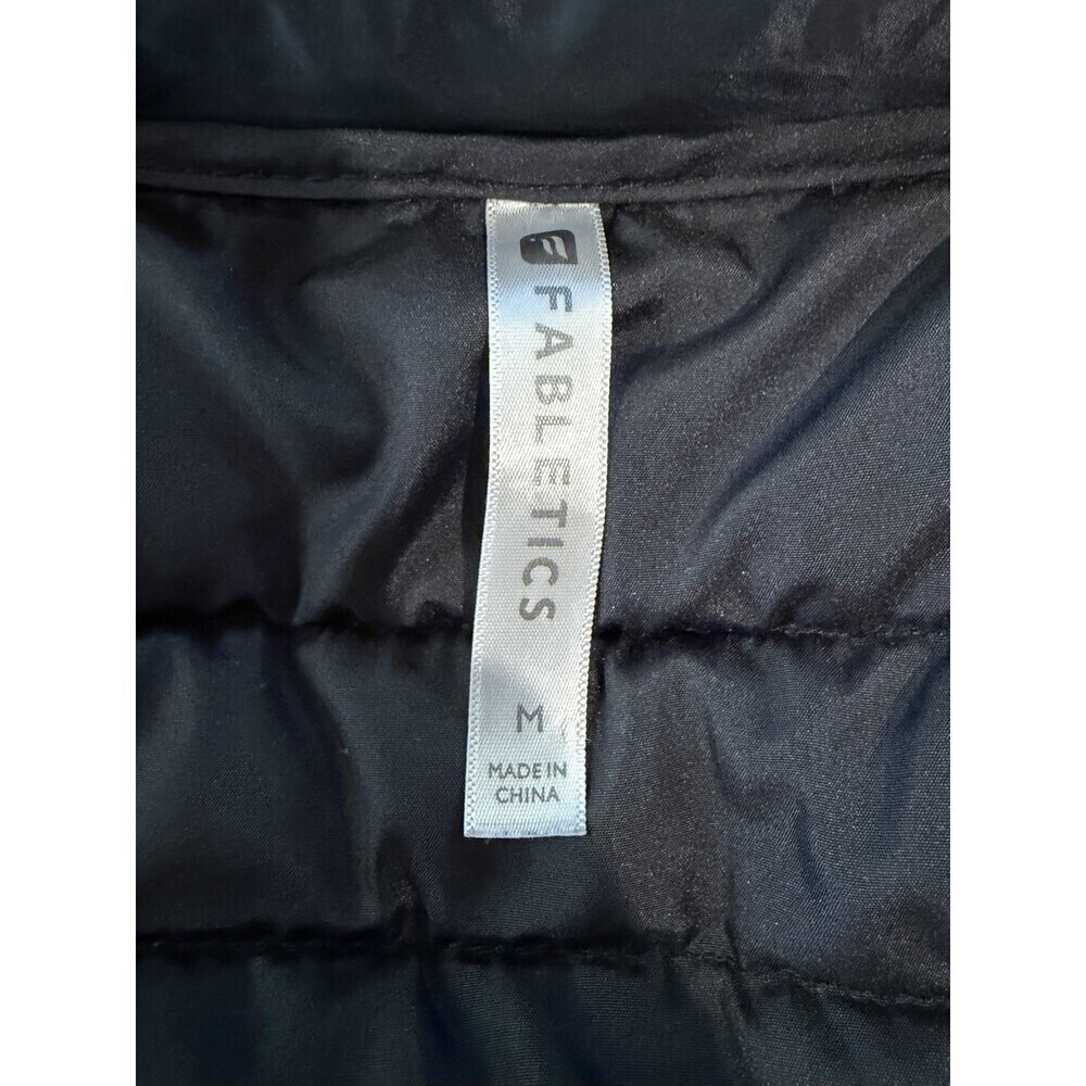 Fabletics Women’s Puffer Vest Medium Black Zip Lightweight Athletic - Picture 4 of 9